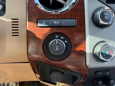 Used 2013 Ford F250 King Ranch w/ King Ranch w/Chrome Pkg AWD/4WD image 22