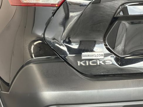 Used 2018 Nissan Kicks S image 25