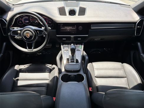 Used 2022 Porsche Cayenne S AWD/4WD image 11