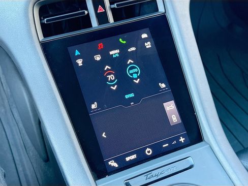 Used 2021 Porsche Taycan image 15