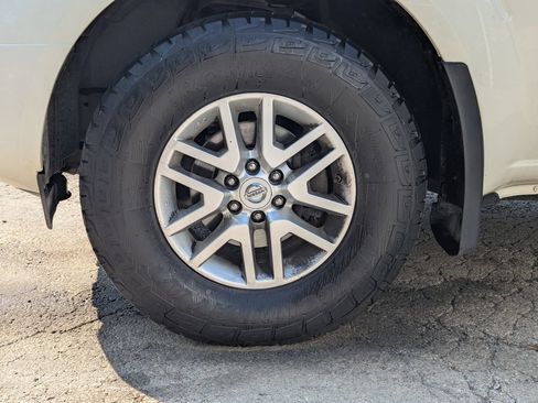 Used 2019 Nissan Frontier SV AWD/4WD image 13