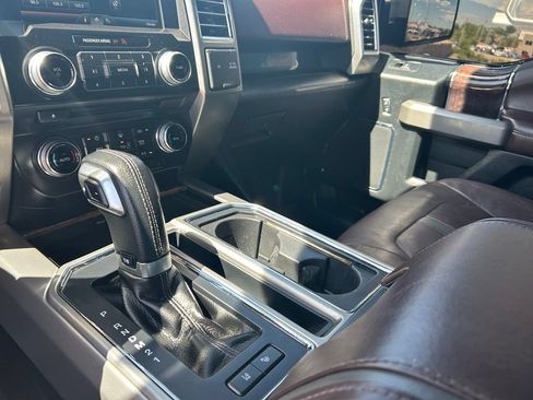 Used 2015 Ford F150 Platinum w/ Equipment Group 701A Luxury AWD/4WD image 25