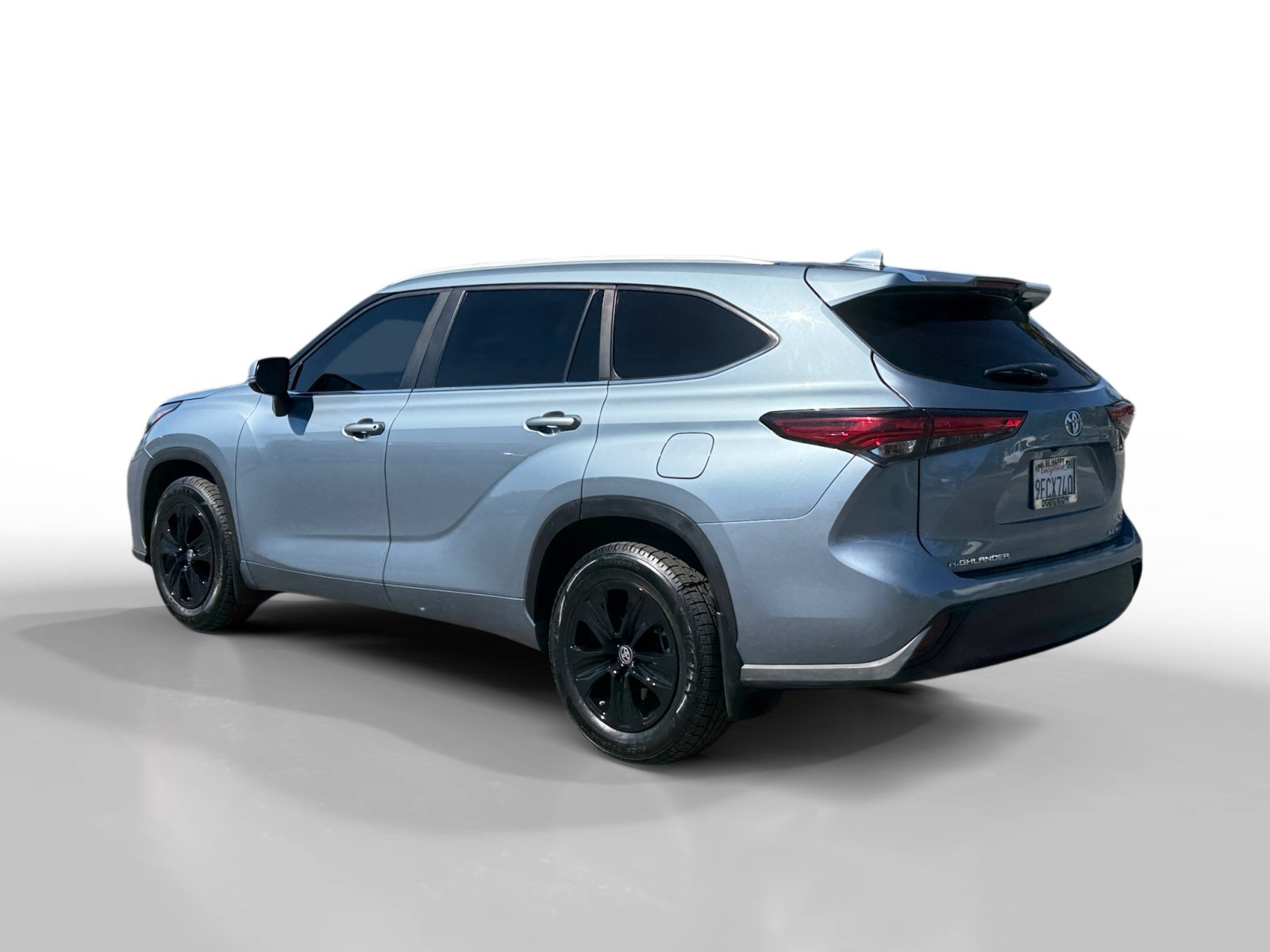 Used 2023 Toyota Highlander XLE AWD/4WD image 3