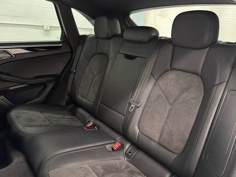 Used 2021 Porsche Macan AWD/4WD image 16