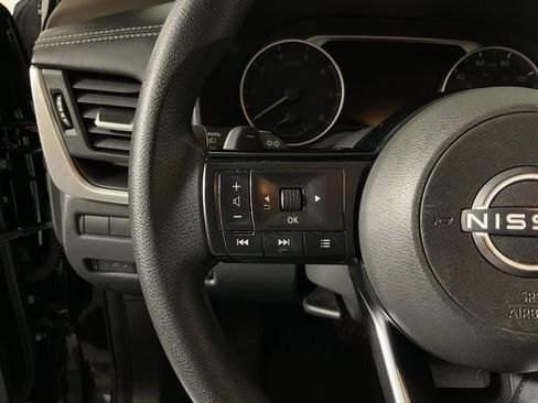 Used 2023 Nissan Rogue SV image 24
