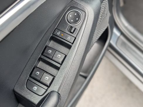 Used 2025 Kia Seltos S FWD image 22