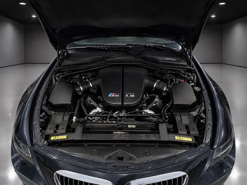 Used 2007 BMW M6 Convertible RWD image 10