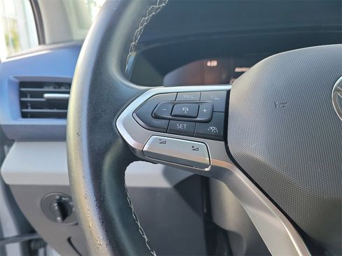 Certified 2023 Volkswagen Taos SE w/ Black Wheel Package image 18