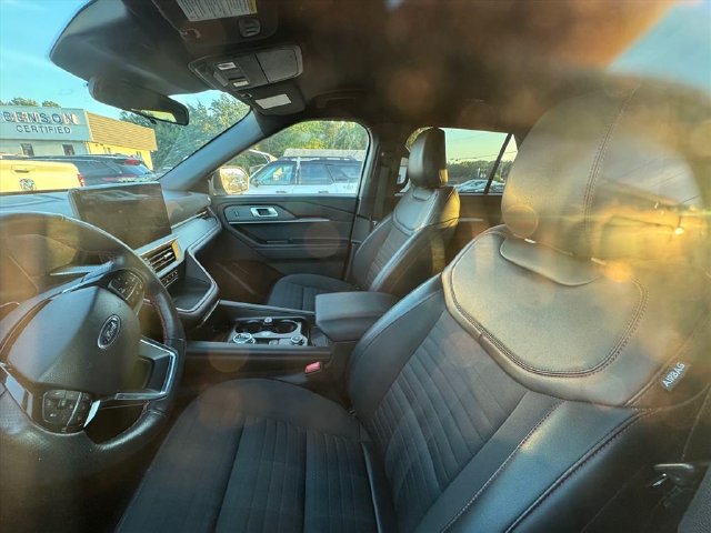 Used 2025 Ford Explorer ST-Line AWD/4WD image 4