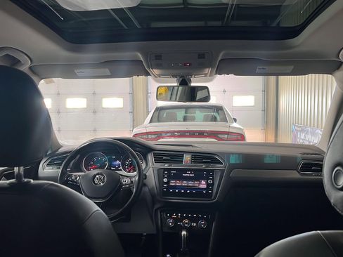 Used 2018 Volkswagen Tiguan SEL image 23
