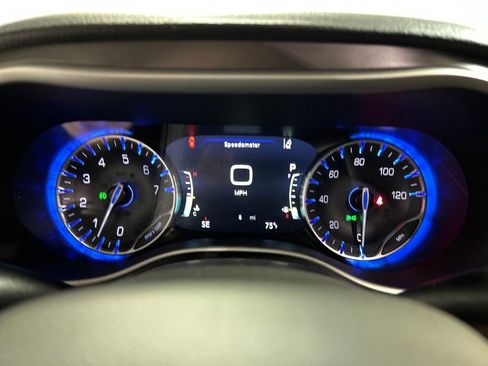 New 2026 Chrysler Pacifica Select image 14