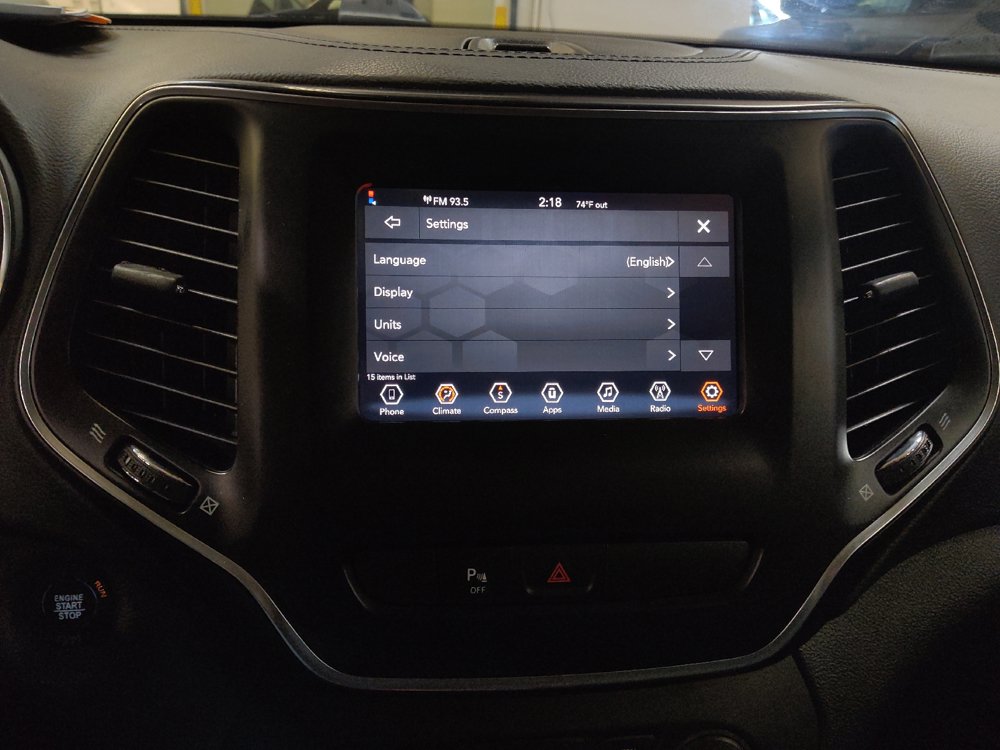 Used 2019 Jeep Cherokee Latitude Plus FWD image 25