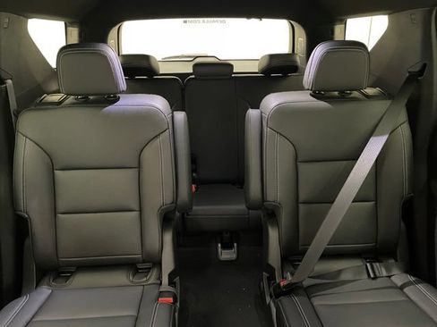 New 2026 Chevrolet Traverse LT w/ Driver Confidence Package AWD/4WD image 13