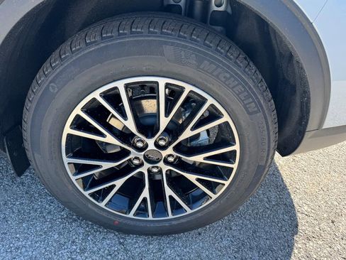 New 2025 Ford Escape SE w/ Class II Trailer Tow Package image 6