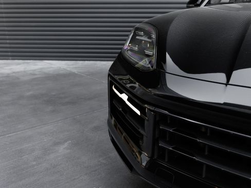 Certified 2024 Porsche Cayenne AWD/4WD image 38