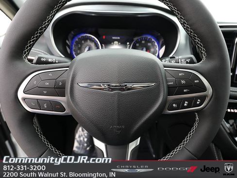 New 2026 Chrysler Pacifica Limited FWD image 14