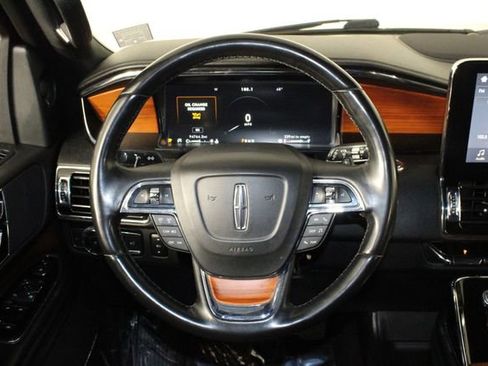 Used 2019 Lincoln Navigator Premiere image 23