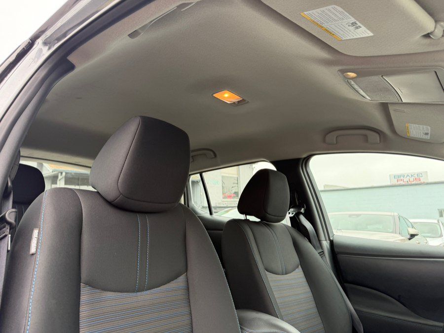 Used 2025 Nissan Leaf S FWD image 29