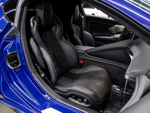 Used 2025 Chevrolet Corvette Z06 w/ Battery Protection Package image 39