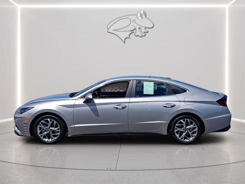 Used 2023 Hyundai Sonata SEL FWD image 2