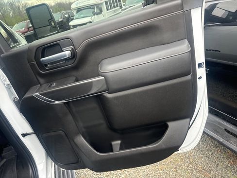 Used 2021 GMC Sierra 2500 AT4 w/ AT4 Premium Plus Package image 7