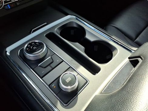 Used 2021 Ford Expedition XLT image 21