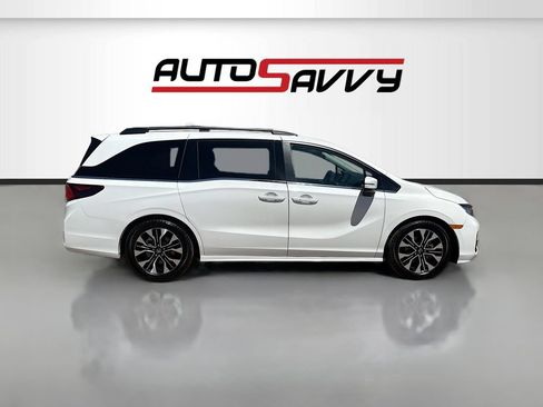 Used 2025 Honda Odyssey Elite image 8