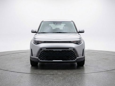 Used 2025 Kia Soul LX w/ LX Technology Package image 2