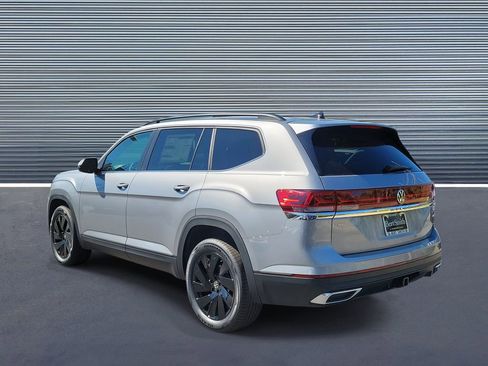 New 2026 Volkswagen Atlas SE image 4