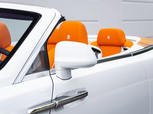 Used 2017 Rolls-Royce Dawn RWD image 32