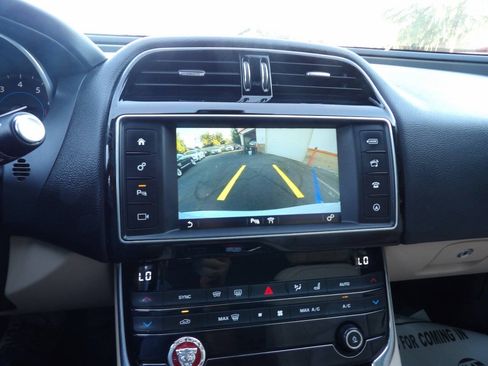 Used 2017 Jaguar XE Prestige AWD/4WD image 8