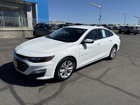 Used 2025 Chevrolet Malibu LT FWD image 1
