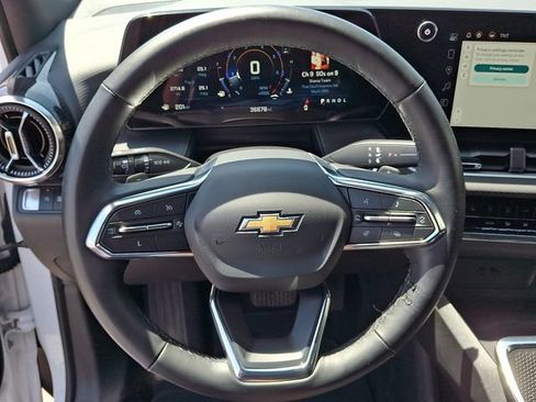 Used 2025 Chevrolet Equinox LT FWD image 15