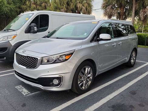 Used 2016 Kia Sedona SX Limited FWD image 3