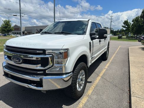 Used 2022 Ford F250 XLT w/ FX4 Off-Road Package AWD/4WD image 8
