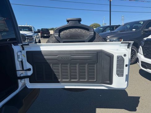 Used 2026 Jeep Wrangler Unlimited Sport AWD/4WD image 6