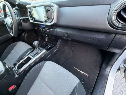 Used 2022 Toyota Tacoma TRD Off-Road w/ Technology Package RWD image 35