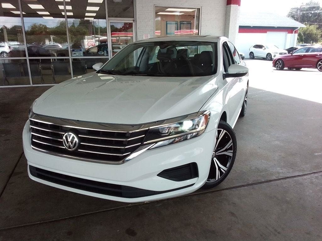 Used 2021 Volkswagen Passat 2.0T SE FWD image 1