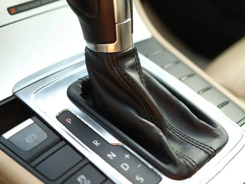 Used 2013 Volkswagen CC R-Line image 31