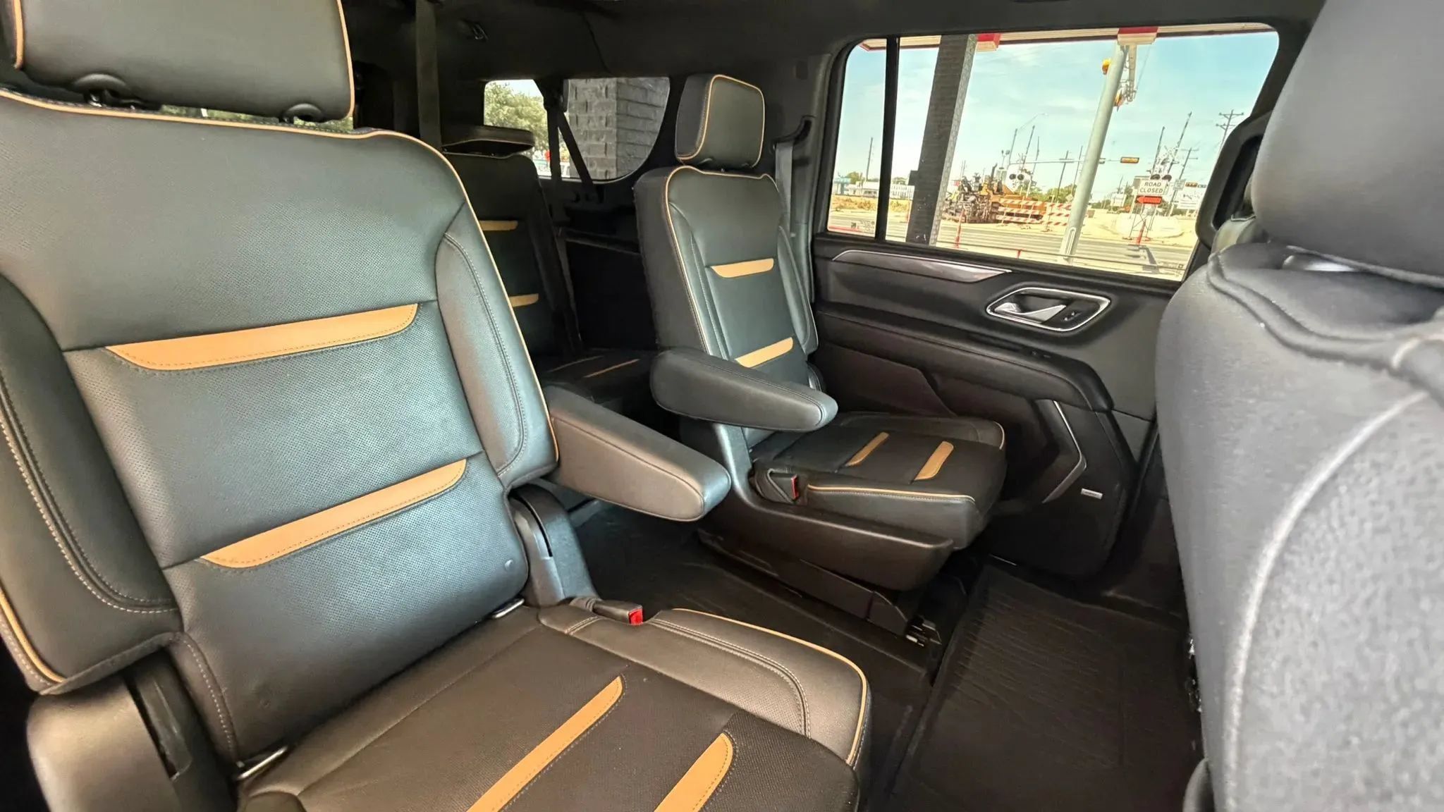 Used 2022 GMC Yukon XL AT4 w/ Max Trailering Package AWD/4WD image 26