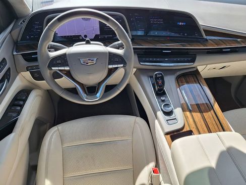 Used 2022 Cadillac Escalade Premium Luxury Platinum AWD/4WD image 9