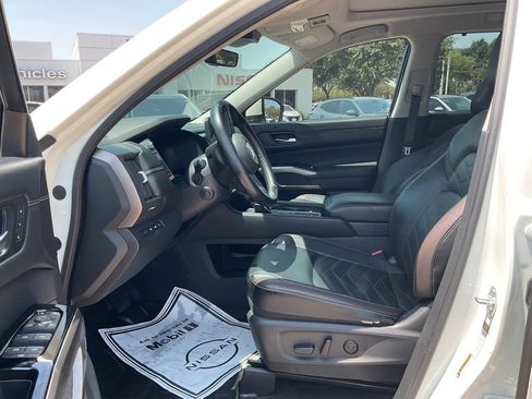 Used 2024 Nissan Pathfinder Platinum w/ Cargo Package FWD image 8