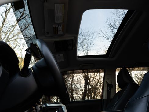 Used 2016 Toyota 4Runner Limited image 39