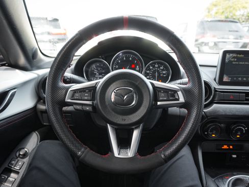 Used 2016 MAZDA MX-5 Miata Club image 17