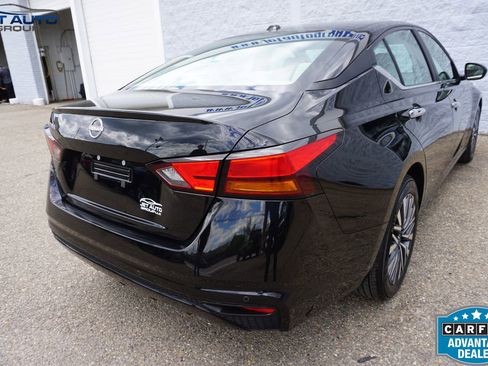Used 2025 Nissan Altima 2.5 SV FWD image 11