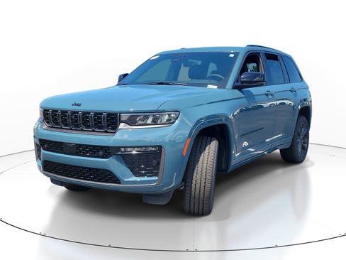 New 2026 Jeep Grand Cherokee Limited AWD/4WD image 3