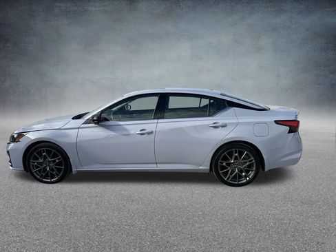 Used 2024 Nissan Altima 2.0 SR image 25