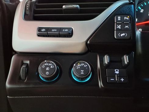 Used 2019 Chevrolet Tahoe Premier w/ Premier Plus Edition AWD/4WD image 21