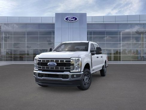 New 2025 Ford F250 XLT image 2