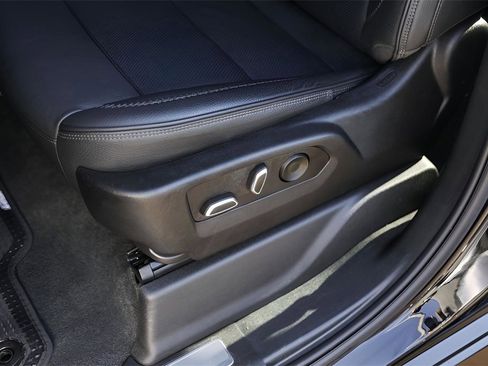 Used 2022 GMC Sierra 1500 Denali image 8